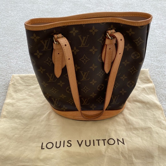 Louis Vuitton Handbags - Louis Vuitton Bucket PM